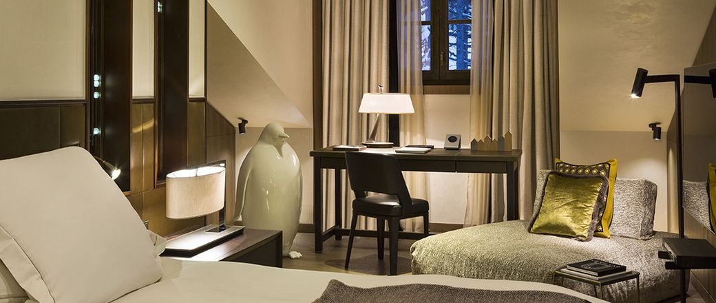 → Hotel Cheval Blanc +33 (0) 975 170 836 Hotel Courchevel 1850